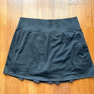 Vuori Court Skirt Black Pleated Tennis Skort Medium Built-In Shorts